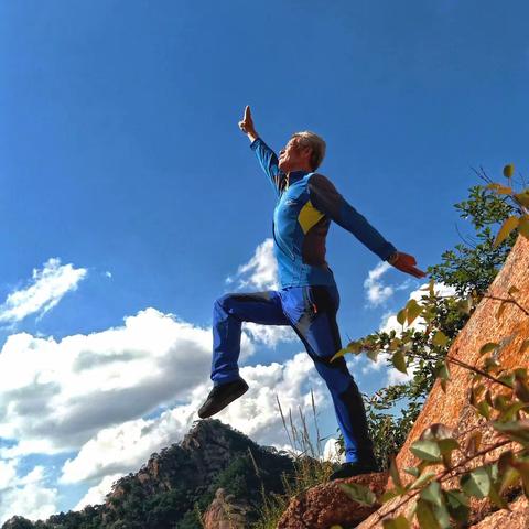 南 天 白 云 （ 青蛇岭拍 ）