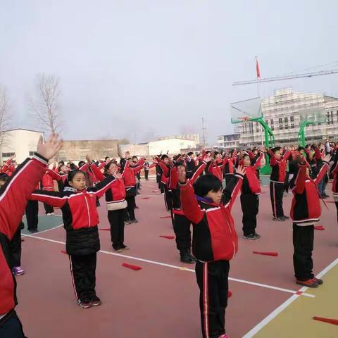 童年里最美的校园生活        ——泗阳县西康实验小学大课间暨社团观摩活动