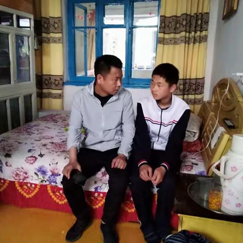 抚松八中“2019我的初心和我”第四组大走访活动掠影。