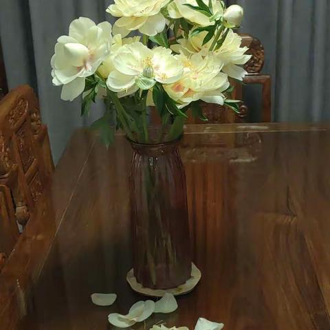 2022年母亲节的礼物，都是花的世界。一簇簇，一朵朵，幸福来得太突然，幸福花儿对我怒笑。开心快乐！