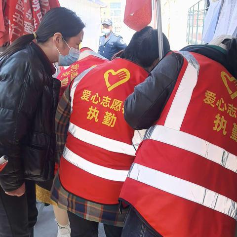 家校共育，爱心❤️护岗，人民路小学五年级二十班校外执勤