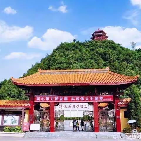 陕西籍空降兵战友参观黄继光纪念馆，缅怀先烈，致敬英雄 | 黄继光，精神永存！