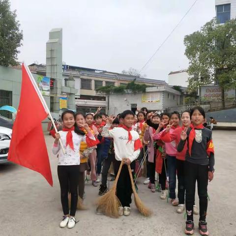 用实际行动践行雷锋精神