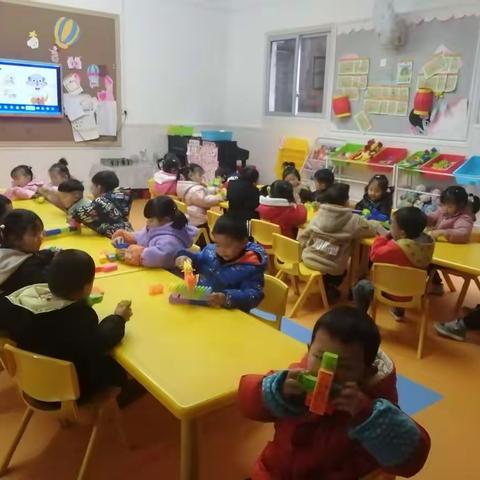 爱在春天，最美开学季一一金贝幼儿园小（2）班