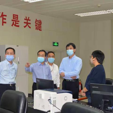 吕红晓对省分行本部及兰州分行进行节前安全检查