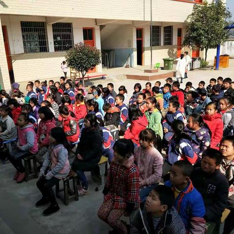 坐好，颁奖啦！东旗小学中考总结会2018.11.28