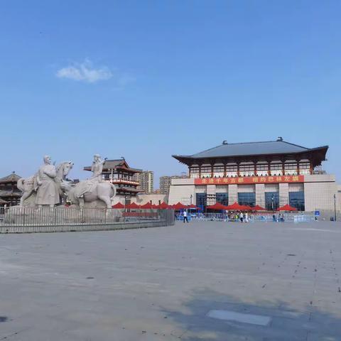 巴旗马拉松，赛小情谊浓