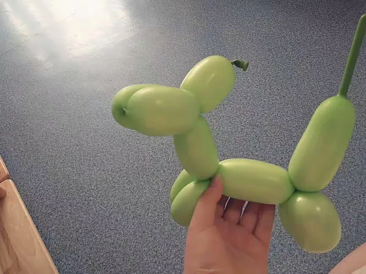 用气球做的小狗狗，可爱吧！！！