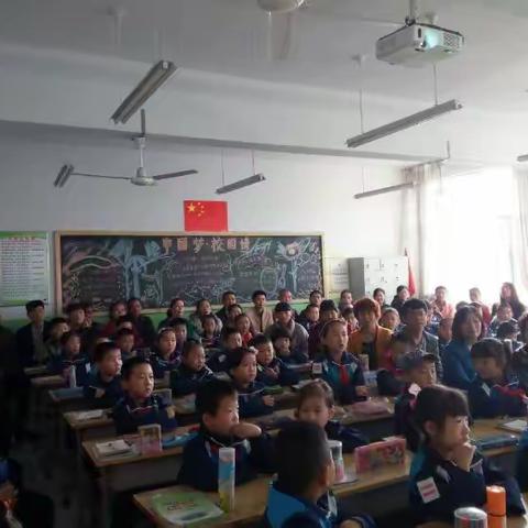 西湖小学二年级六班家长开放日