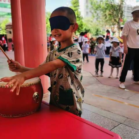 “爱护眼睛，从小做起”楚雄市北路幼儿园开展爱眼日活动