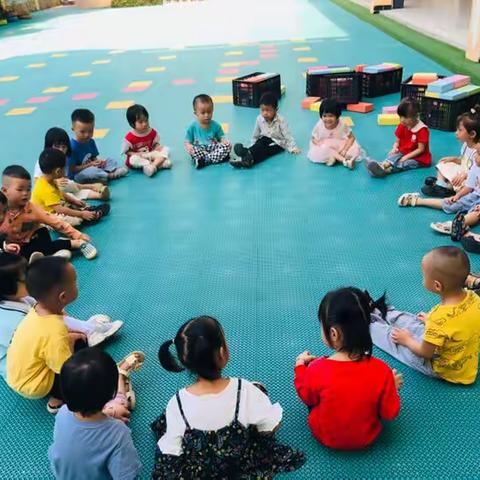 “爱上幼儿园”——筠门岭中心幼儿园小二班9月生活记录