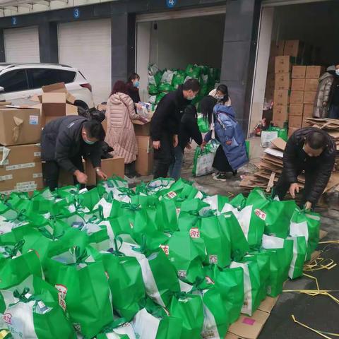 凛冬暖人心——民建恩施州委携手恩施义工协会“暖冬行动”把来自浙江的爱心送到山区