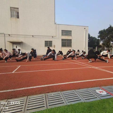 立足学生发展    基于学科素养——记邹城市实验中学高一年级体育与健康选项教学及阳光体育活动