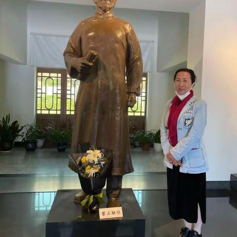 参观革命老区牡丹江红色根据地抗联连花炮战斗旧址，与宁安马骏红色历史纪念馆。