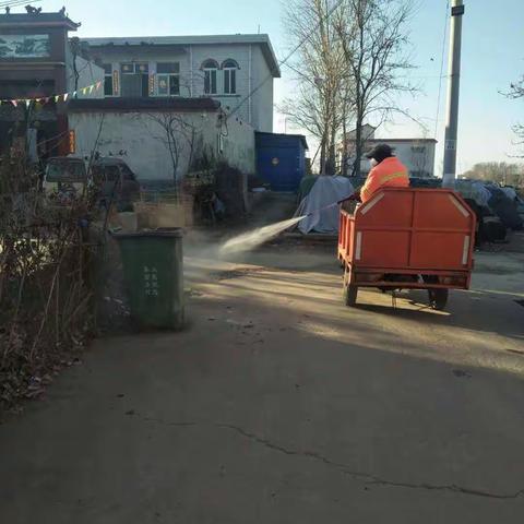 新乡县合河乡为切实做好“新乡冠状病毒肺炎”防控工作。我们坚持每天对垃圾桶、司机和垃圾车进行消毒。