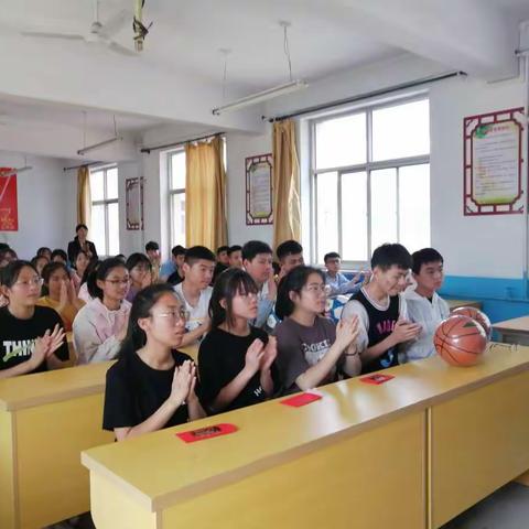 爱心助学生，浓情暖校园—中国农行数据中心开展资助军城中学学子活动