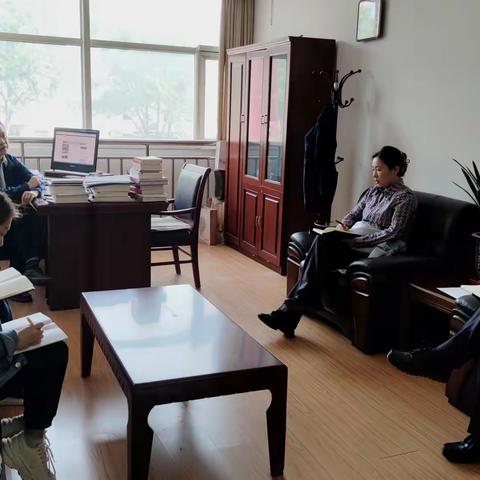 区档案馆组织学习《党的二十大文件汇编》