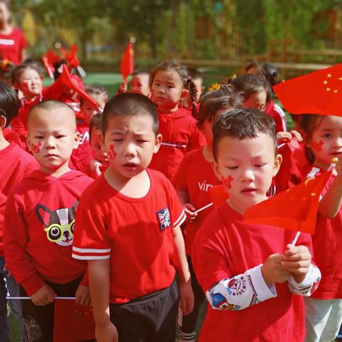 天和私立幼儿园•建国70周年                               为祖国妈妈献礼🎉爱国教育活动