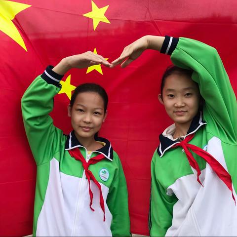 与国旗同框|向国旗敬礼