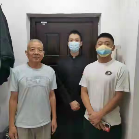 小寨路街道为特困分散供养人员安装智能门磁系统