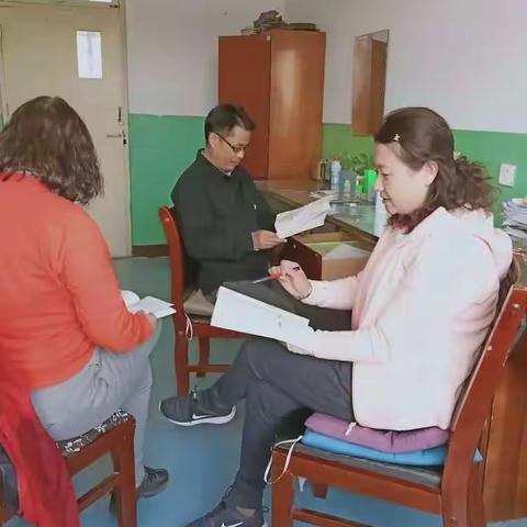 聚焦生本课堂 落实核心素养                           ——耀华小学五年级组数学“岗位练兵”活动纪实