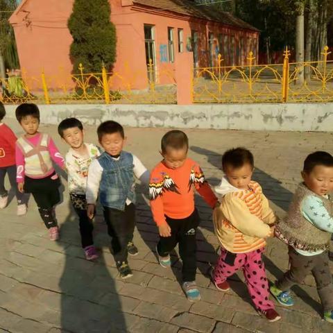 宝宝快乐的幼儿园生活！