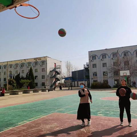 趣味运动会，快乐女神节。