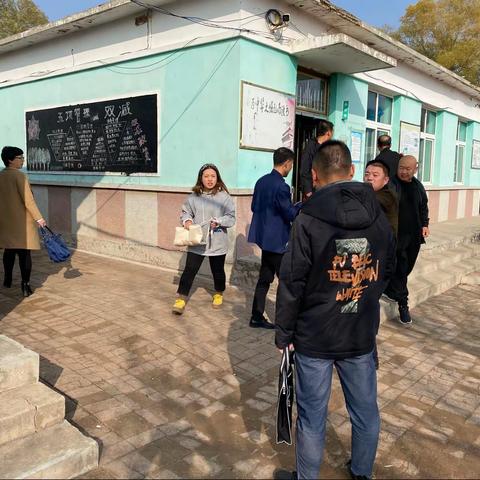 调研拉练促发展 听课评课助成长