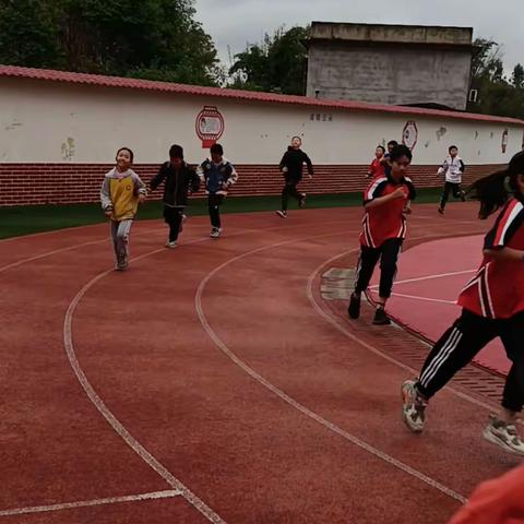 与⚽共舞     踢出梦想——泸县龙城俱乐部喻寺小学分训点1—5年级⚽班训练🌸絮（8）