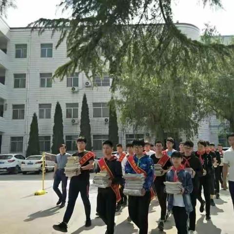 洛阳市第十五中学“捐出一本书，打开一扇窗”圆梦活动