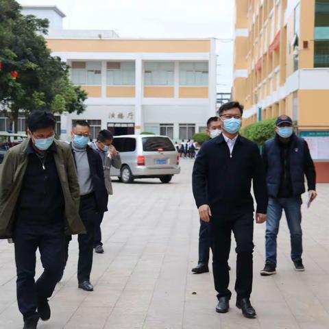 2022年2月24日上午在我校开展文昌市中等职业技术学校并入省华侨商业学校调研会