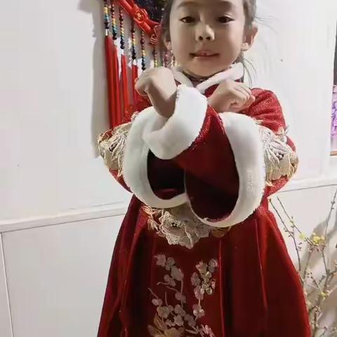 乐乐幼儿园大一班元旦活动缩影