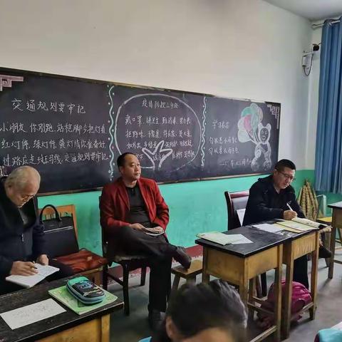 教学视导促成长，引领教师勇前行——滦阳镇小寨学区迎小学教研室常规工作检查