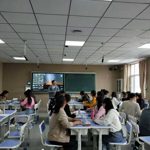 牛驼中心校霍辛庄小学开展“康奈尔笔记法”学习教研活动