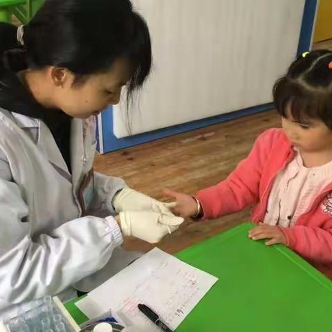 灌阳县直属机关幼儿园小班年级第三个主题活动《健康宝宝》和《过节了》