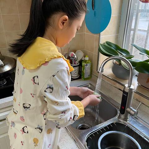 朝阳实验小学四年六班李杨然筝爱劳动