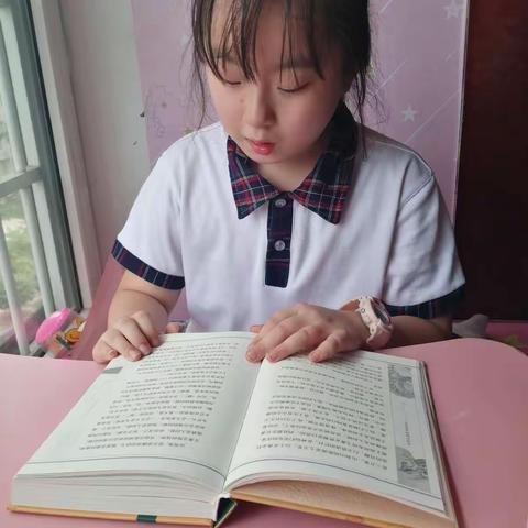 我为全科阅读代言 读书浸润心灵 书香伴我成长－临淄区实验小学二年级五班全科阅读代言人－朱茗熙