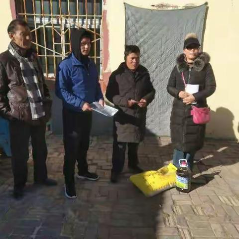 数九东风冰雪寒  新春慰问关怀暖              ---民主路社区开展春节慰问系列活动