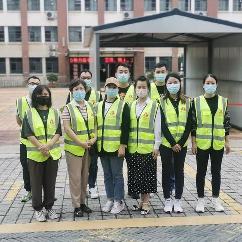 志愿护学，守护平安-一小东关幸福三班护学志愿活动