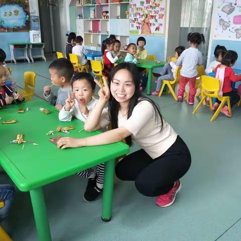 亲爱的周老师，我们爱你！