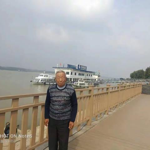 我的爸爸是农民。