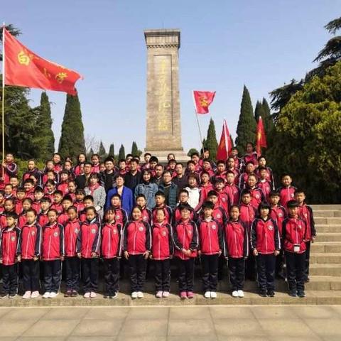 “传承红色革命传统，弘扬爱国主义精神”——白龙小学清明祭英烈活动