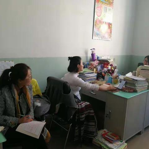 【集聚团队力量 探究词汇教学】成吉思汗街小学教研活动