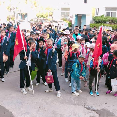 春光烂漫，有你相伴——同兴小学春游活动