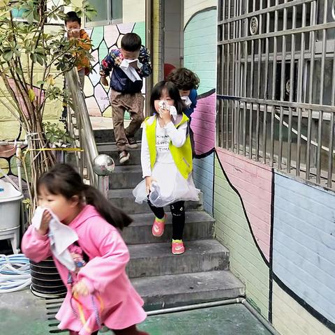 永顺县德雅第一幼稚园“安全教育周”活动