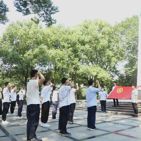 晋巨公司团委开展“学党史 祭英烈 强信念”主题团日活动