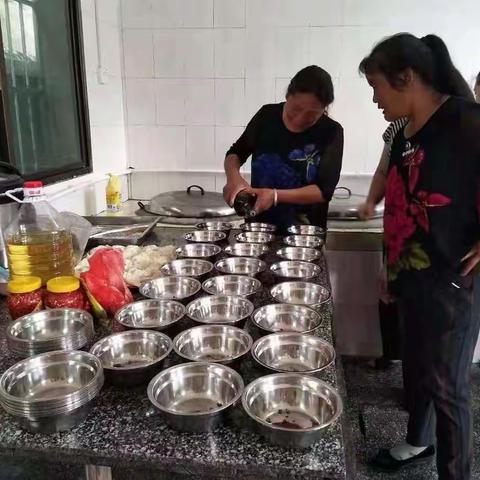 炎热夏天想寻找一份天然的凉爽就去隆回县最美丽的避署山庄一一小沙江