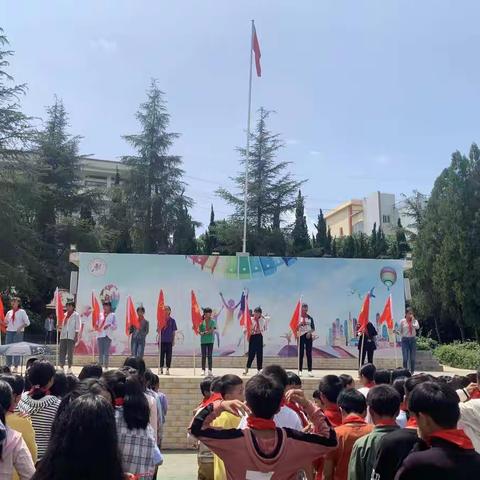 马塘镇中心学校少先队入队仪式