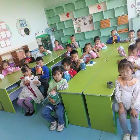 爱心益智幼儿园大二班开学第一课活动