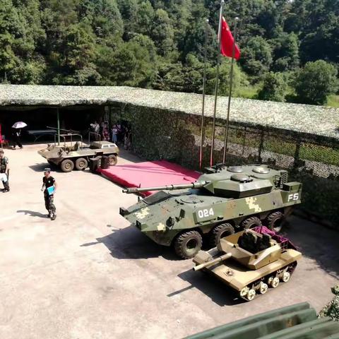 不忘初心本色，怀念军旅生涯---庆“八一”退役老兵这样过！